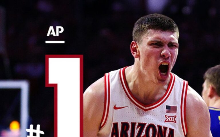 Universidad de Arizona es la número 1: Siguen rugiendo en la cima