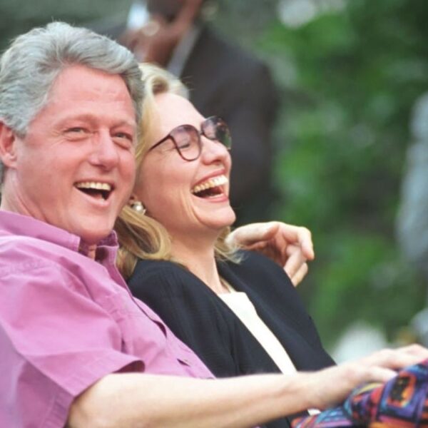 Bill y Hillary Clinton rechazan comparecer en el Congreso por caso Epstein