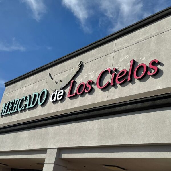 Ni diciembre los salvó: redadas tienen en crisis a comercios hispanos