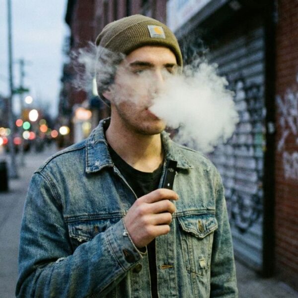 Sancionan a cadena de ‘vapes’ en Arizona por venta a menores de edad