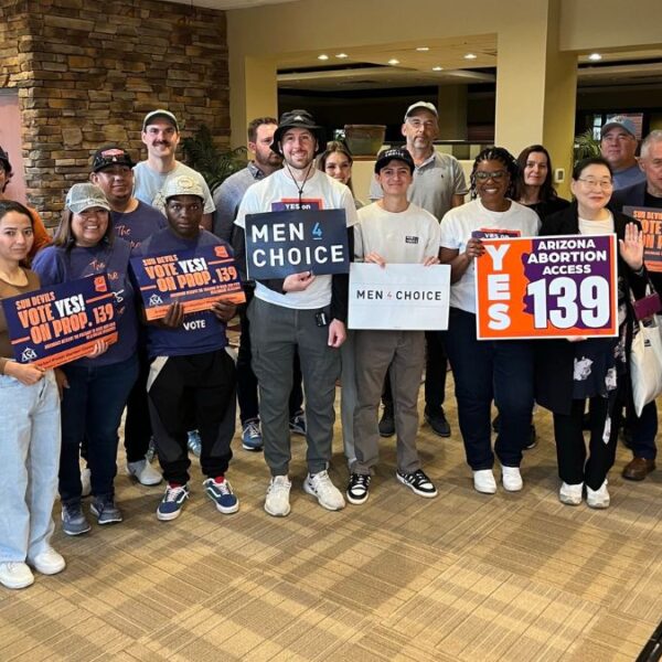 Anulan restricciones al derecho al aborto en Arizona