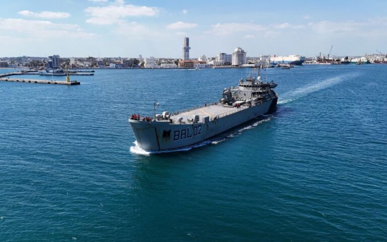 México envía ayuda humanitaria a Cuba, pese a presión de EU