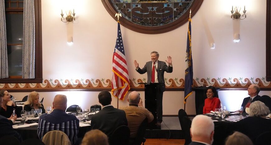 Votan congresistas contra los aranceles de Trump
