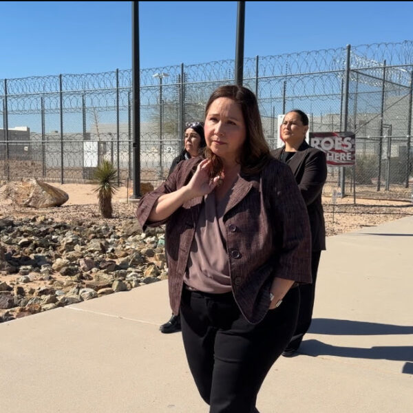 Denuncia “crueldad inhumana” en Centros de Detención de Eloy y Florence