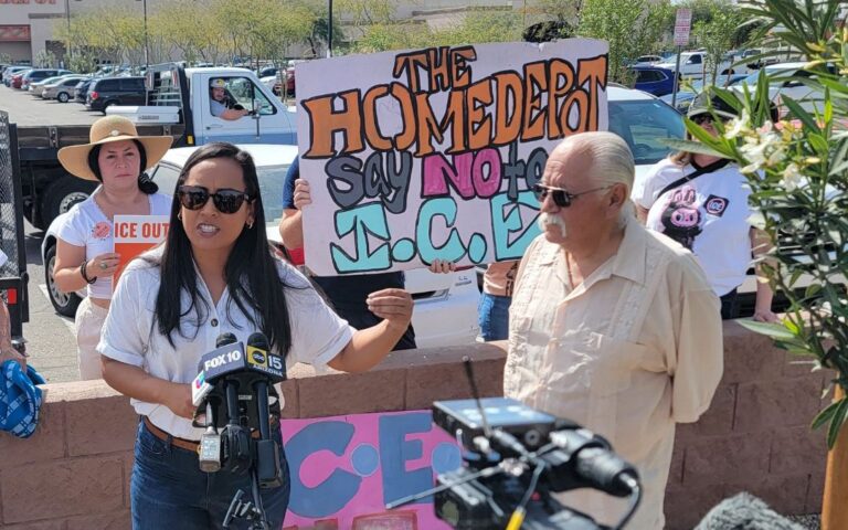 ICE vigila Home Depot: Denuncian rastreo de placas y celulares