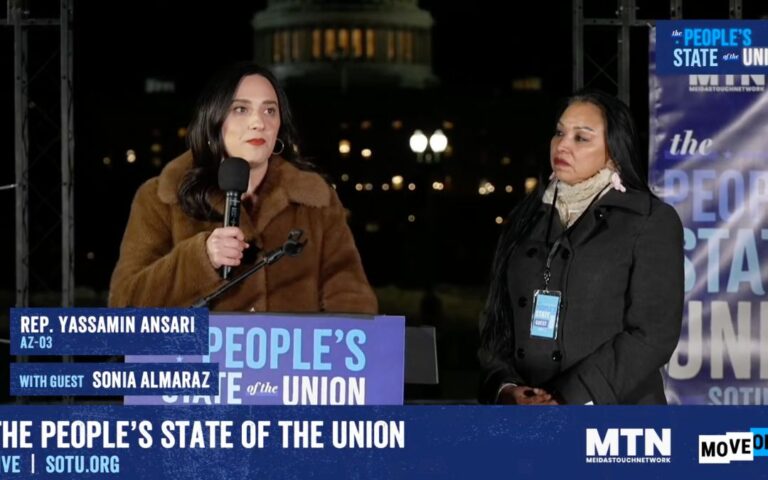 Gallego, Ansari y Kelly encabezan protesta contra discurso de Trump