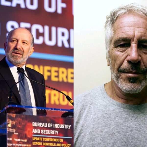 Exigen renuncia de Secretario de Comercio por cena con Epstein