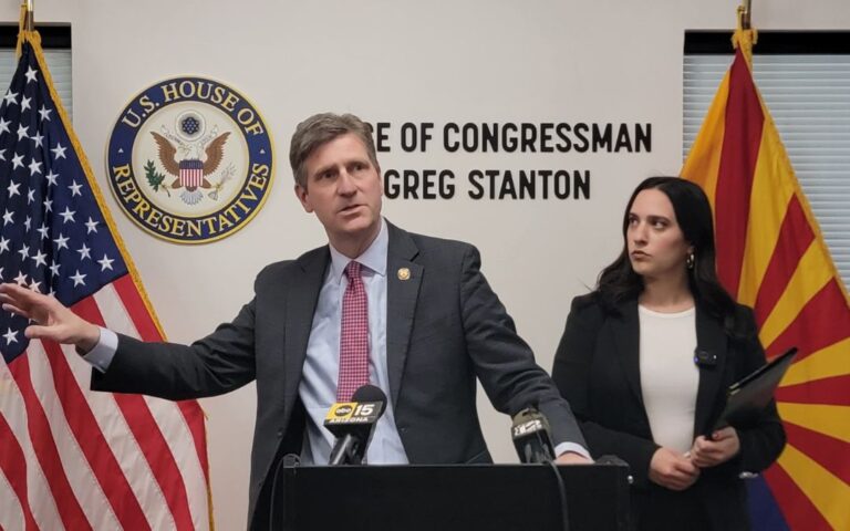 Ni ICE fue informado de ‘megacárcel’ en Surprise: congresistas