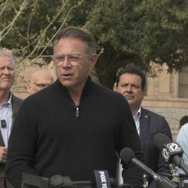 Desafía bloqueo candidato independiente 