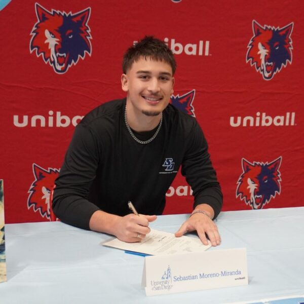 ¡Orgullo hispano! Sebastián Moreno obtiene beca deportiva