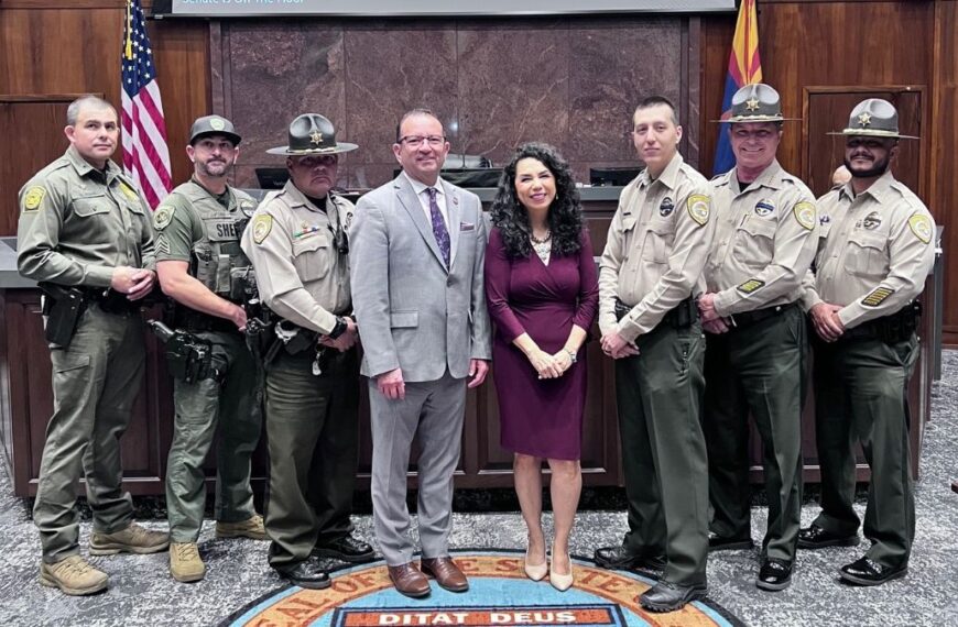 Alguaciles rescatan a un niño de tráfico humano: reconocen su trabajo