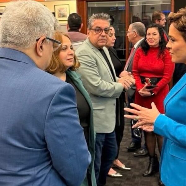 Negacionistas bloquearían elección intermedia en Arizona