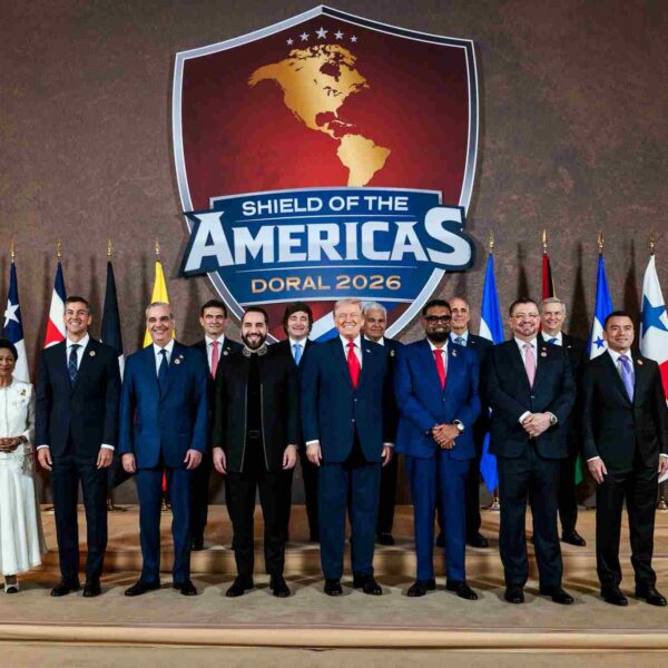 Lanza Donald Trump la cumbre “Shield of the Americas” con líderes latinoamericanos