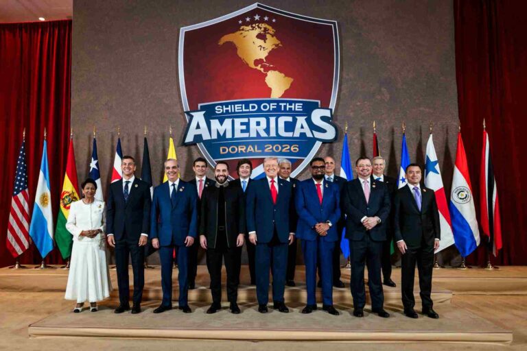 Lanza Donald Trump la cumbre “Shield of the Americas” con líderes latinoamericanos