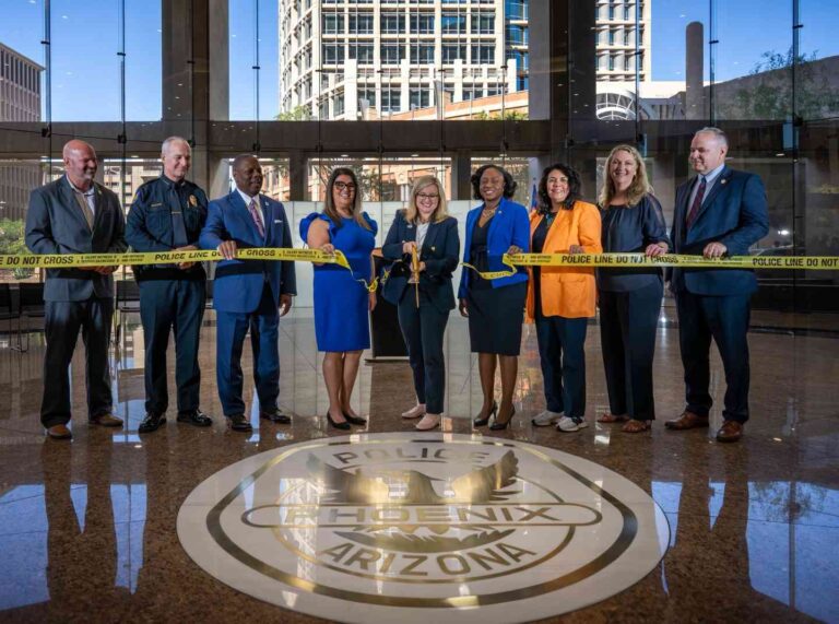 Inauguran nuevo cuartel general del Departamento de Policía de Phoenix