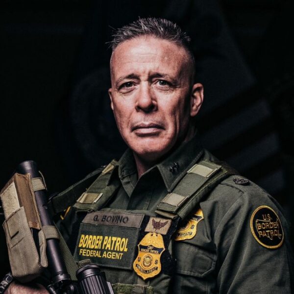 Gregory Bovino, polémico jefe migratorio de Trump se retira