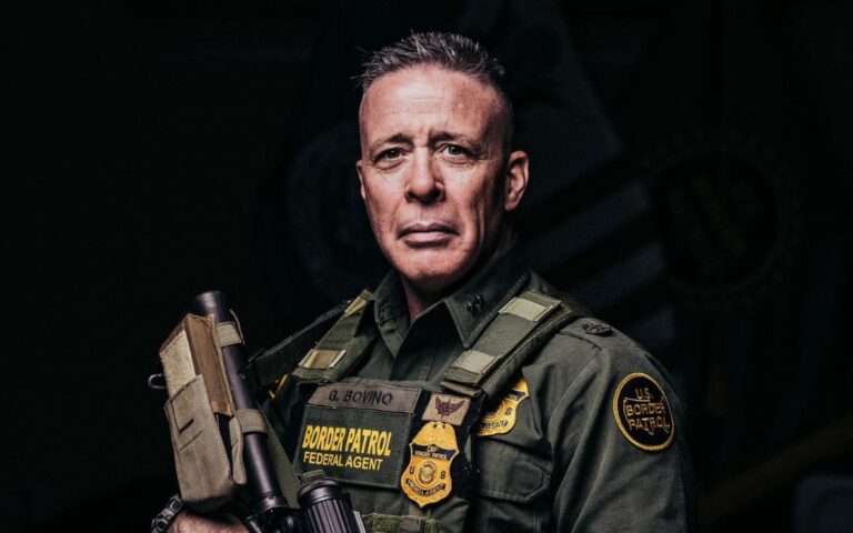 Gregory Bovino, polémico jefe migratorio de Trump se retira