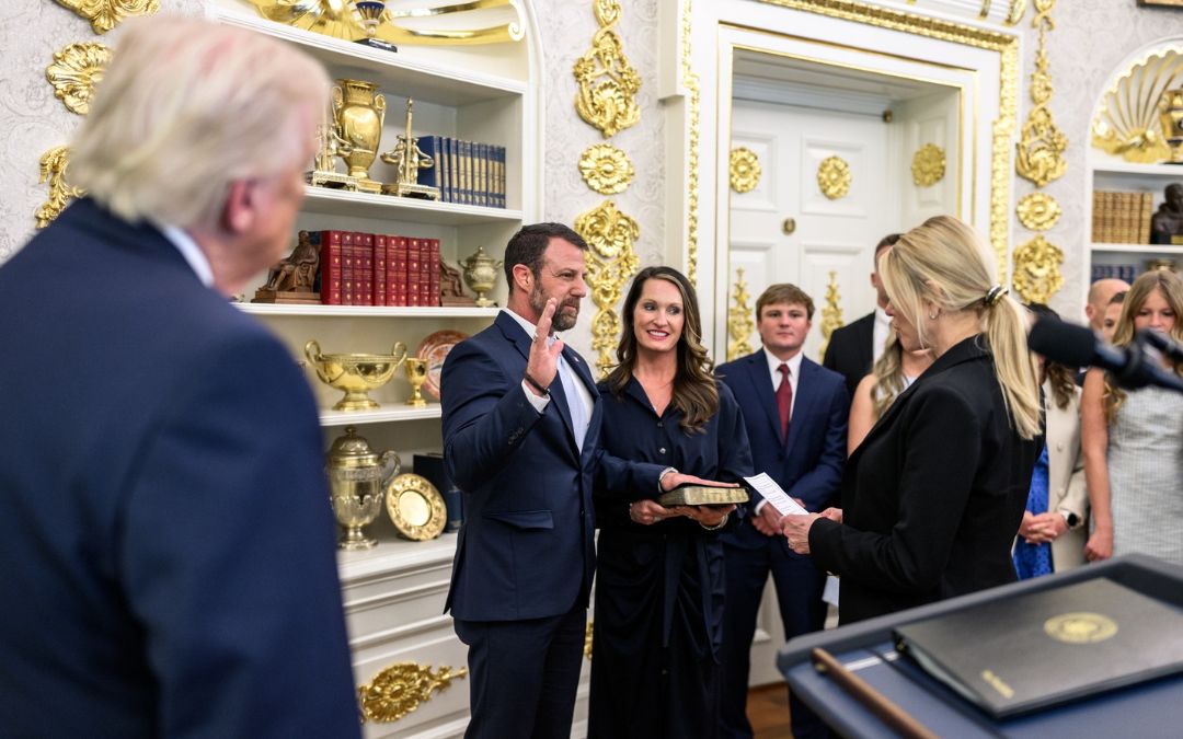 Mullin asume el Departamento de Seguridad Nacional 