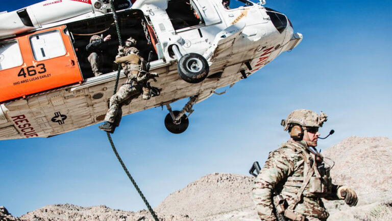 Envío de tropas a Medio Oriente aumenta temor de posible incursión terrestre en guerra con Irán