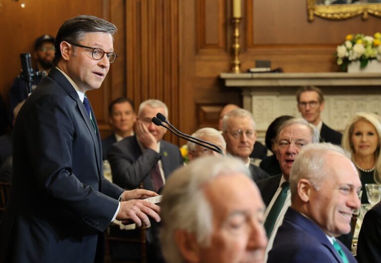 Rechazo republicano a terminar el cierre de DHS