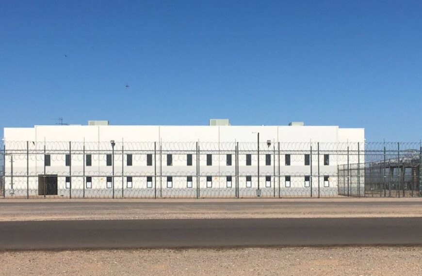 Centros de detención lucran con la vida de inmigrantes