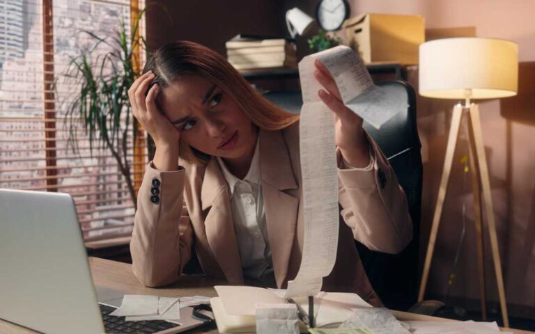 Empresas en Arizona acumulan $3,700 millones en deuda