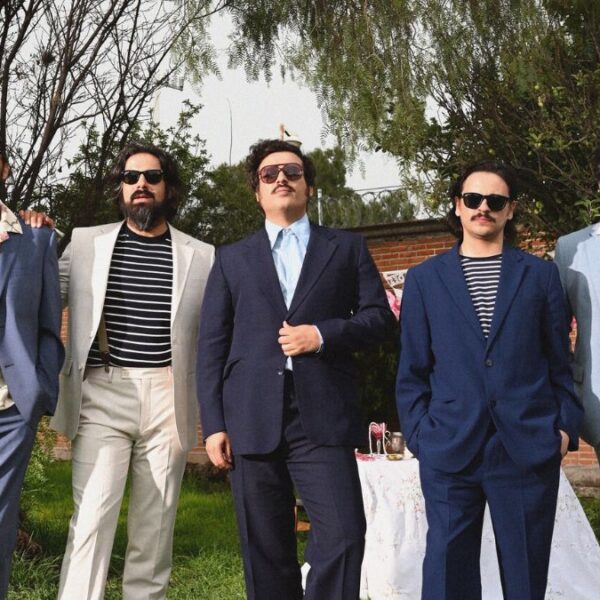 Enjambre estrena ‘Daños Luz’, su álbum más íntimo y rockero