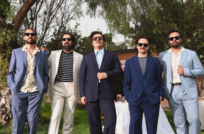 Enjambre estrena ‘Daños Luz’, su álbum más íntimo y rockero