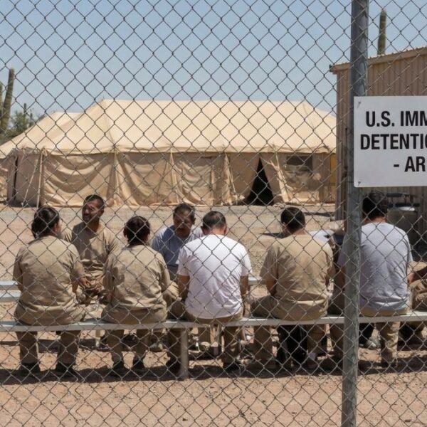 Crisis en ICE: Muere otro migrante en cárcel privada de AZ