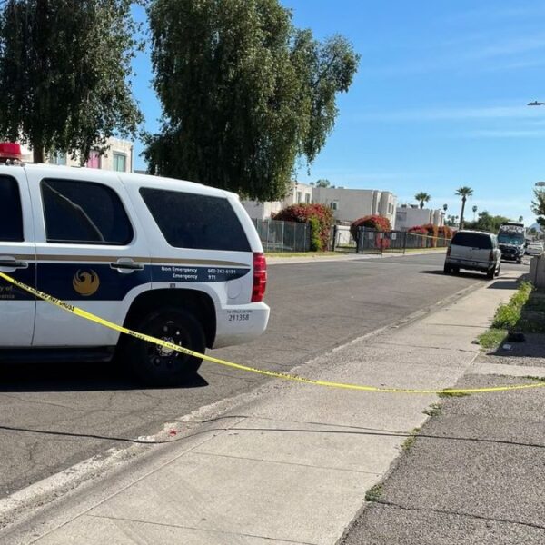 Abaten a sujeto tras toma de rehenes en el oeste de Phoenix