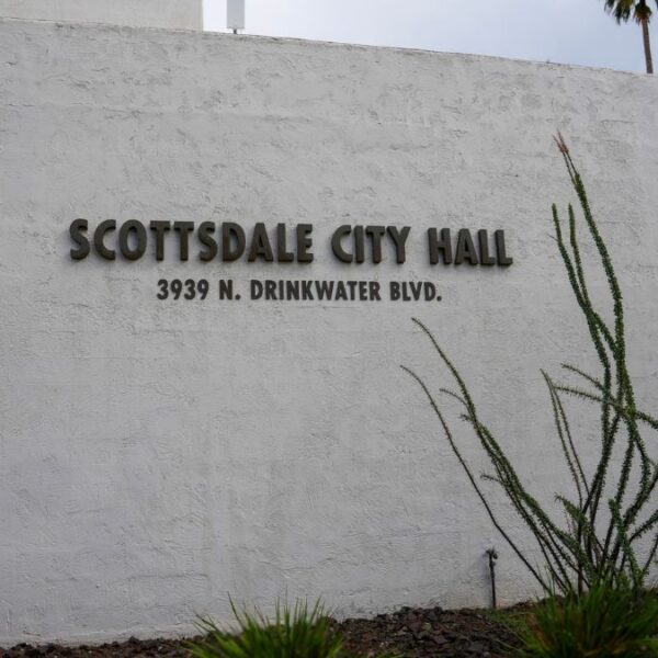 Escándalo en Scottsdale: Despiden a jefe de gabinete