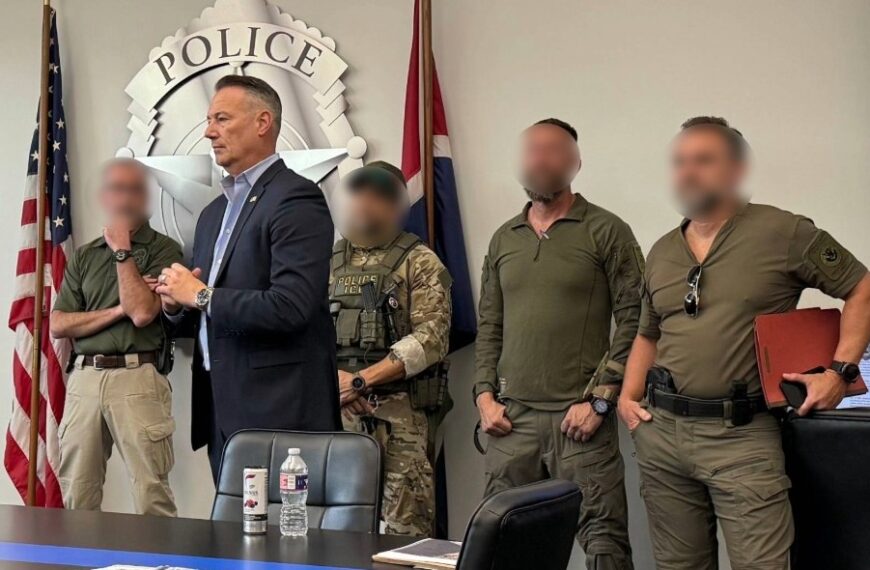 Renuncia director del ICE, Todd Lyons