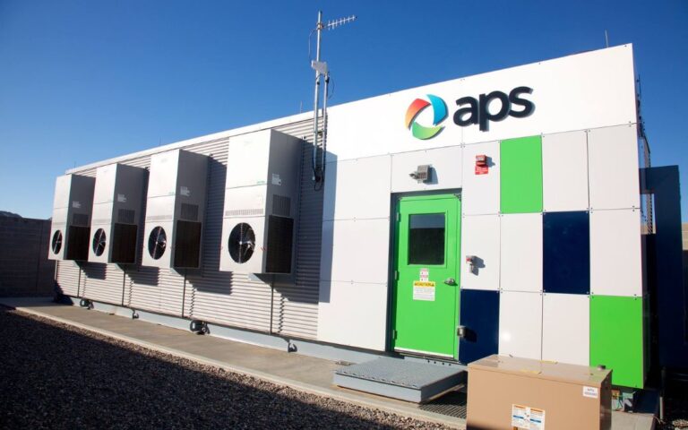Multa millonaria a APS por apagones durante calor extremo
