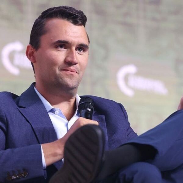 Dudas en caso Charlie Kirk: Rifle no coincide con bala letal