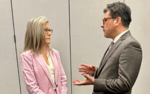 México celebra ley HB 2131 contra tráfico de armas en Arizona