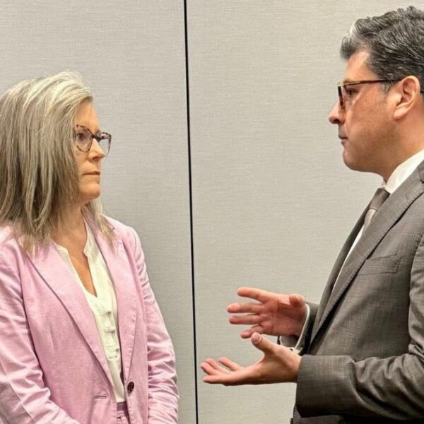 México celebra ley HB 2131 contra tráfico de armas en Arizona