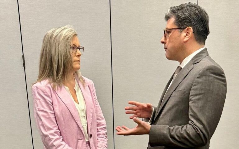 México celebra ley HB 2131 contra tráfico de armas en Arizona