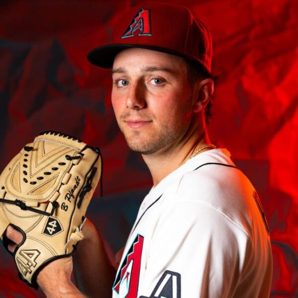 D-backs mandan a Brandon Pfaadt al bullpen por Merrill Kelly