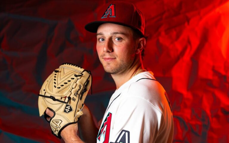 D-backs mandan a Brandon Pfaadt al bullpen por Merrill Kelly