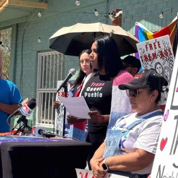 Mujer trans denuncia abusos y falta de atención médica en Eloy