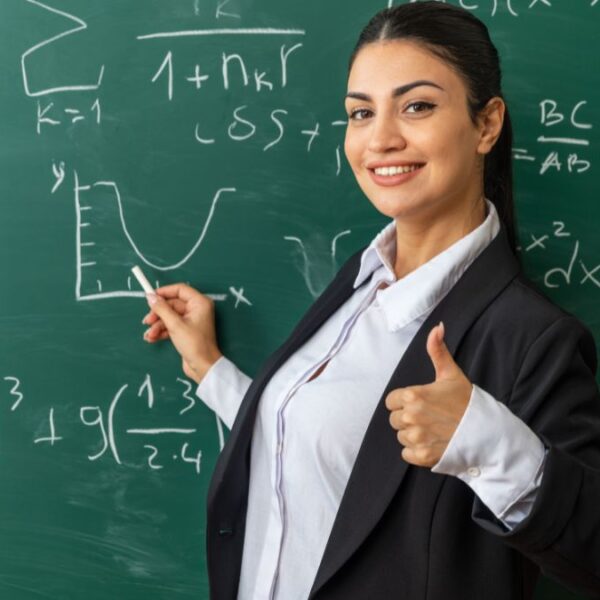 Excelencia educativa: 15 finalistas a Maestro del Año 2027