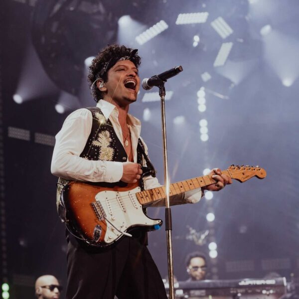 Bruno Mars deslumbró en Glendale