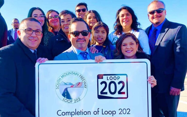 Veto al ‘Charlie Kirk Loop’: mantendrá nombre de Ed Pastor