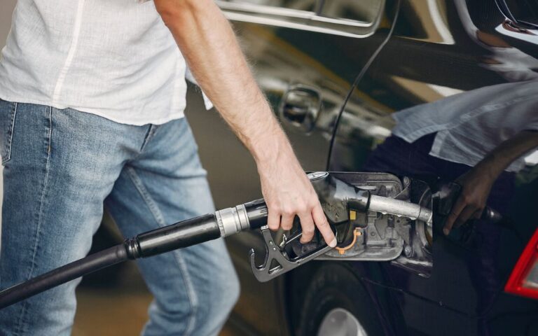 Gasolina en Arizona llegaría a 6 dólares por récords históricos