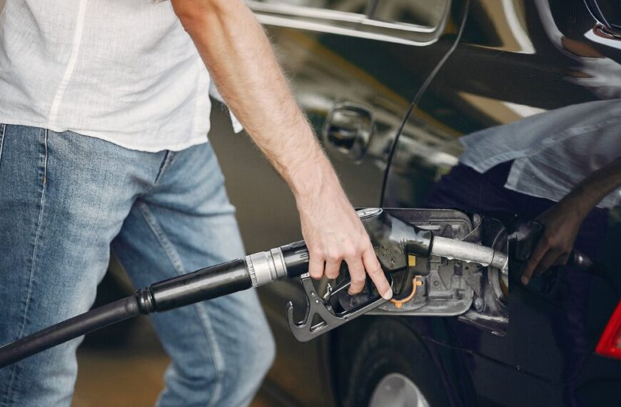 Gasolina en Arizona llegaría a 6 dólares por récords históricos