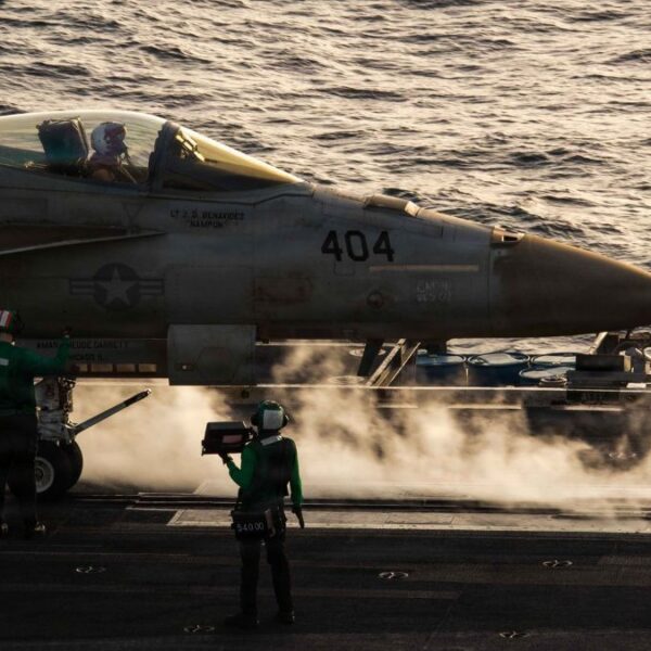 Fracasa diálogo: Trump bloquea el Estrecho de Ormuz