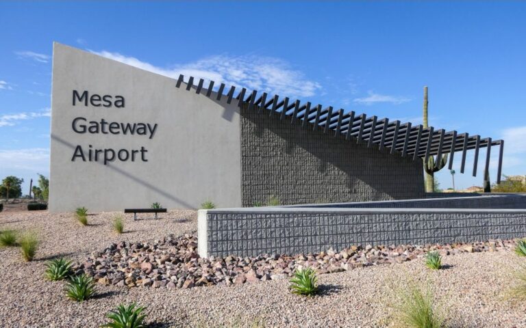 Condiciones infrahumanas: Congresistas exhiben a ICE en Mesa