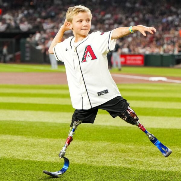 La conmovedora historia de Beauden en el primer juego de los D-backs