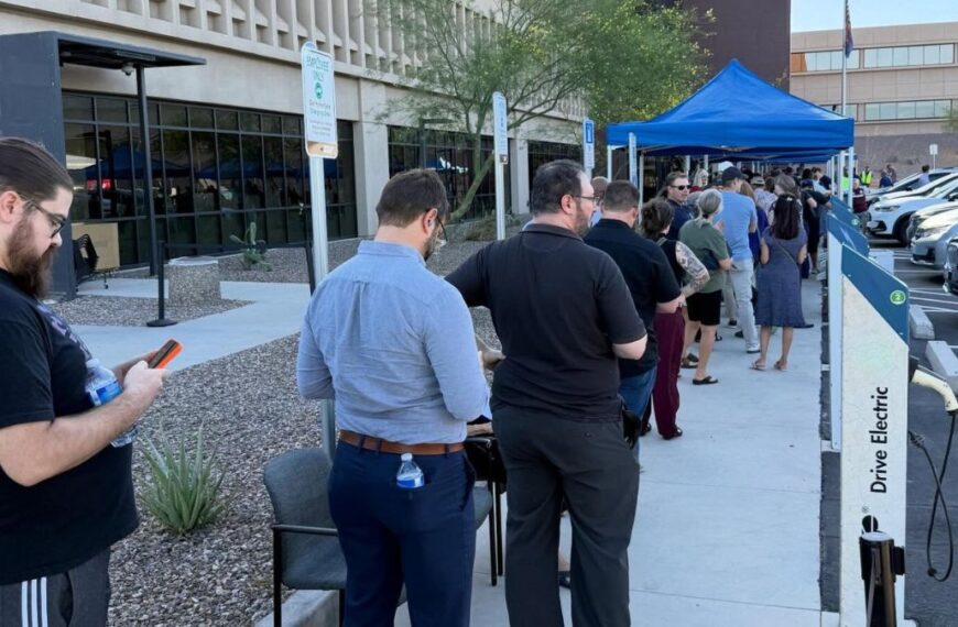 Récord de votantes en elección clave del SRP en Tempe