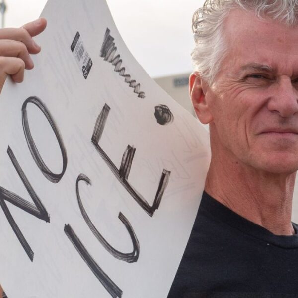 ICE detiene centro de detención en Surprise tras demanda